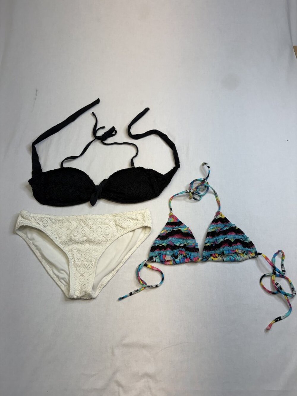 Women’s Swimwear Lot SO Mudd Bikini Tops Bottom Lace Size M L